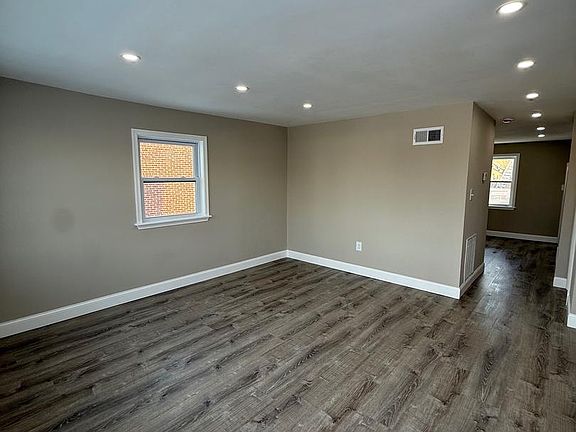 3rd image of 8031 Bank St
