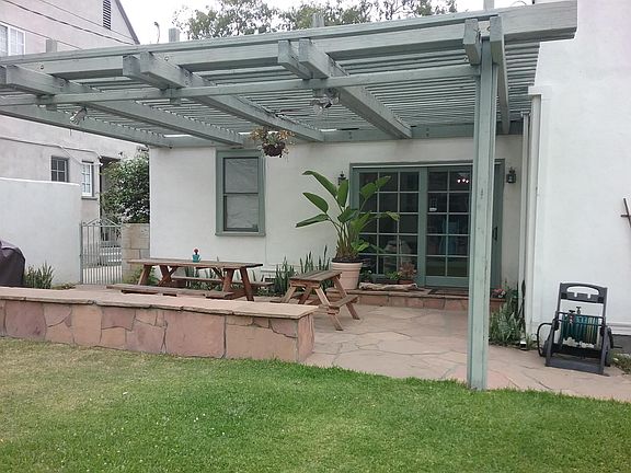 3rd image of 2059 Stratford Ave