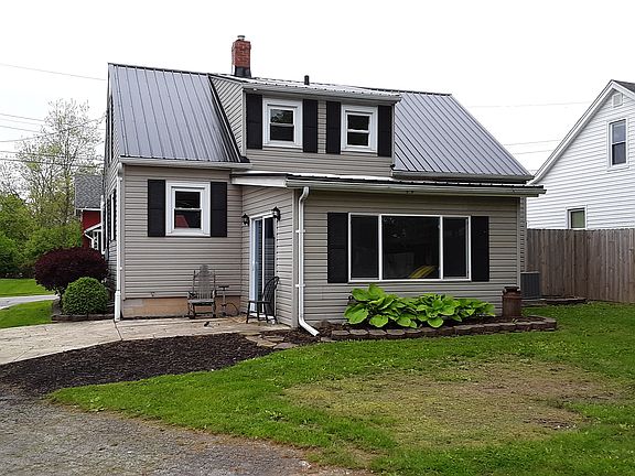 2nd image of 138 Lilac Ln