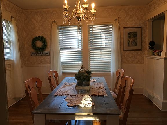 Spacious dining room