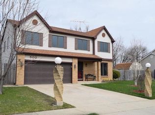 500 Newcastle Dr, Roselle, IL 60172