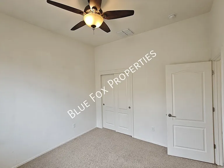 324 N Oak Tree Canyon Loop — Photo 27