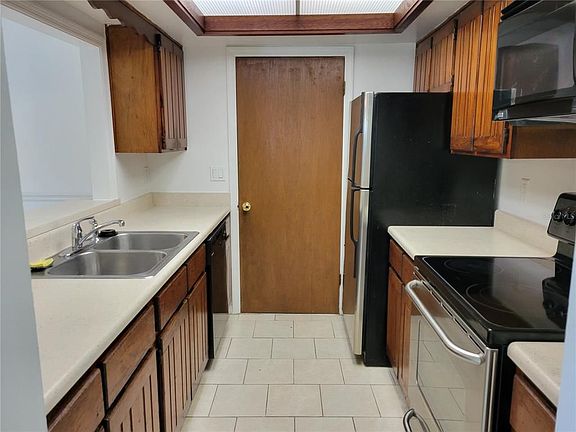 5th image of 802 McLain Ct