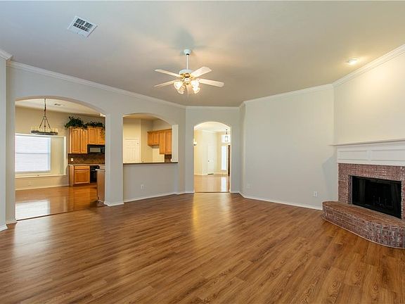 4th image of 2252 Barret Dr