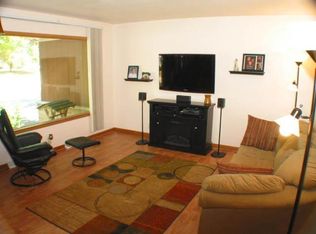 N92W17095 Forest Dr, Menomonee Falls, WI 53051