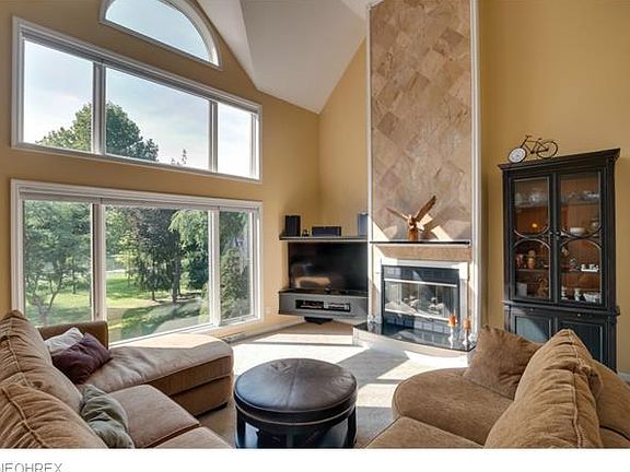 5th image of 36320 Sandy Knoll Dr
