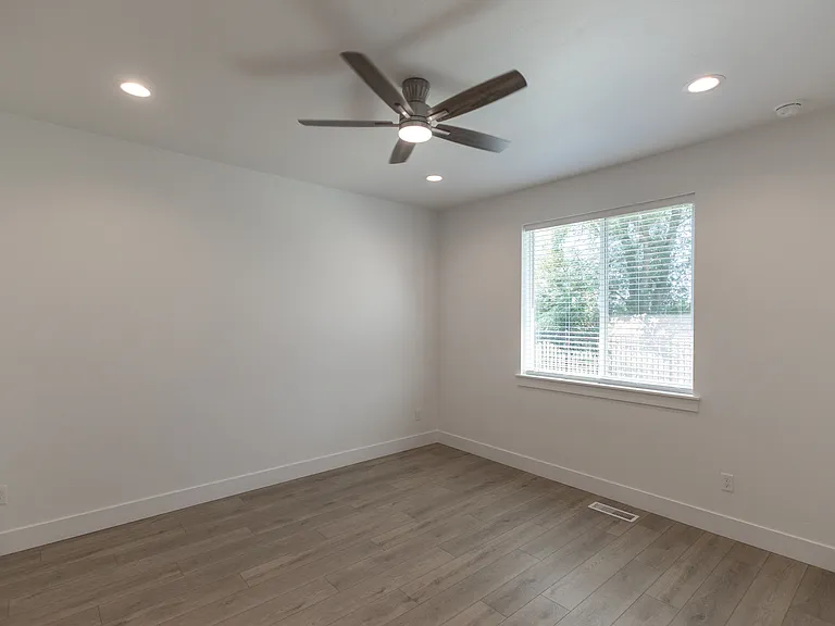 8933 W Tamworth Dr — Photo 23
