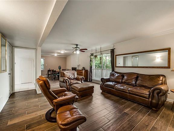 2nd image of 522 Greenbrook Ln