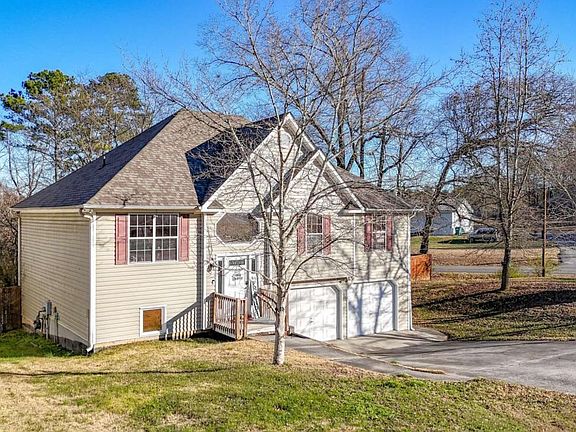 3rd image of 101 Twin Oaks Dr