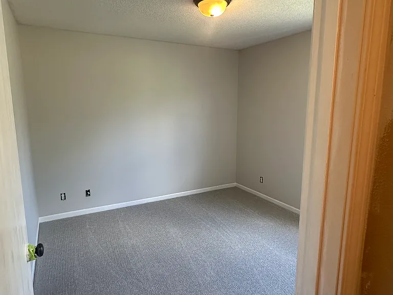 4356 NE 83rd Ter — Photo 10