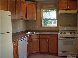 3rd image of 3015 Lowell Ave