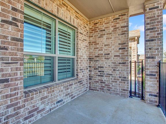 5th image of 3711 White Clover Ln