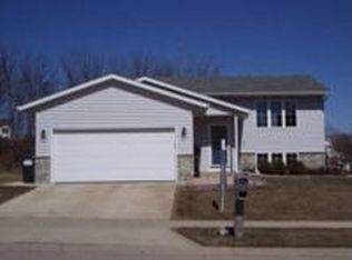 4935 Manor Brook Dr NW, Rochester, MN 55901