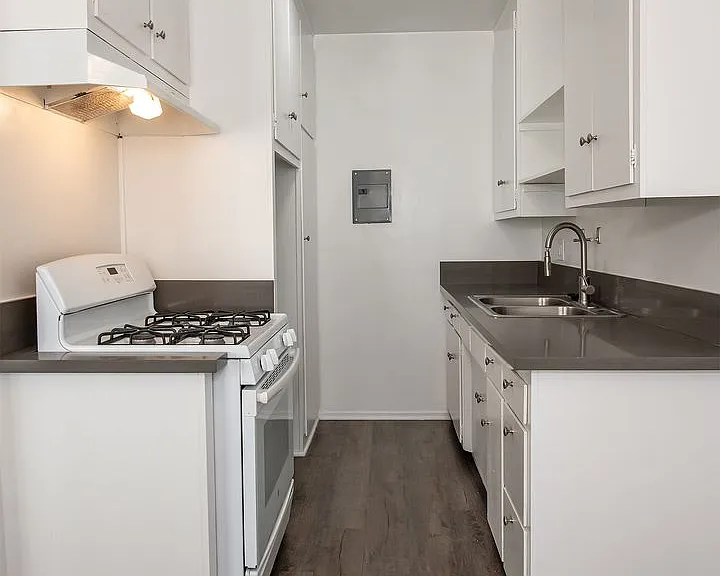 1268 Mariposa St — Photo 36
