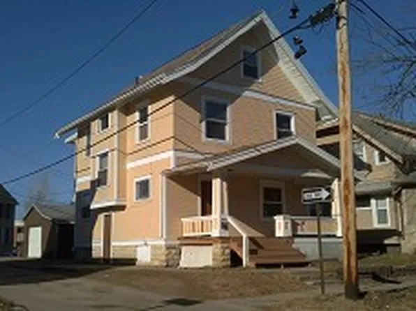 513 14th St SE, Cedar Rapids, IA 52403
