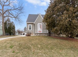 8235 N Teutonia Ave, Brown Deer, WI 53209