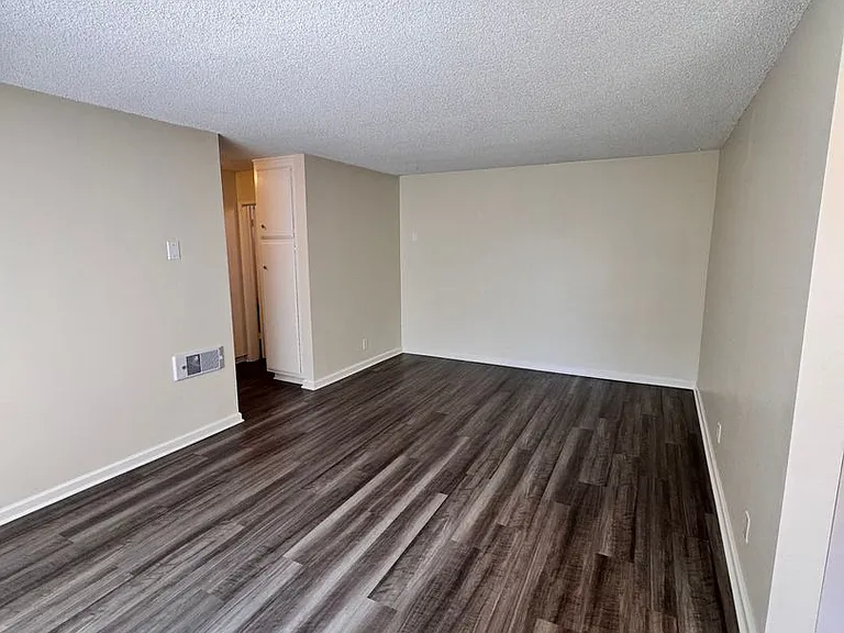 3781 Green Ave #2 — Photo 4