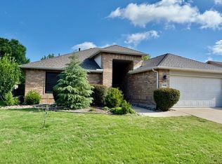 9608 Applewood Trl, Denton, TX 76207