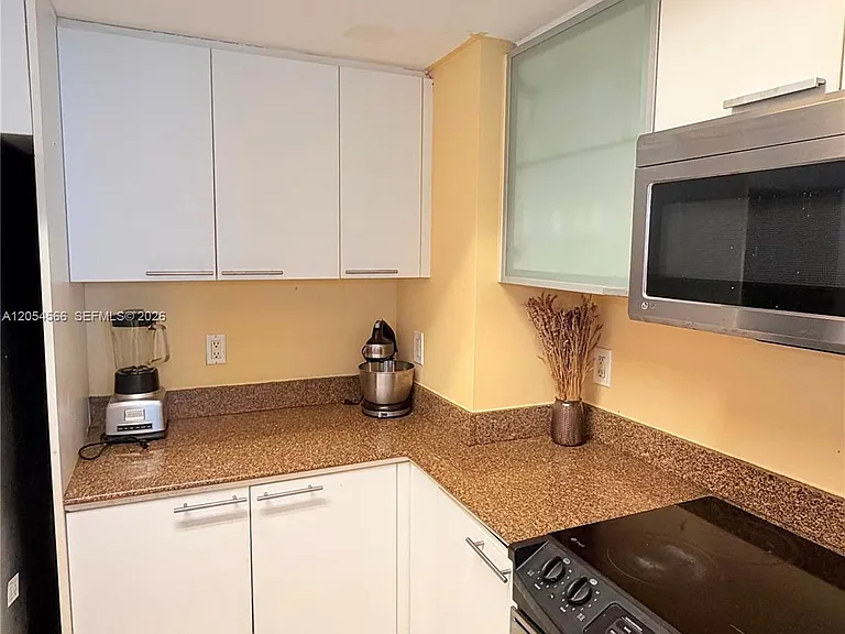 16699 Collins Ave #1410 — Photo 7