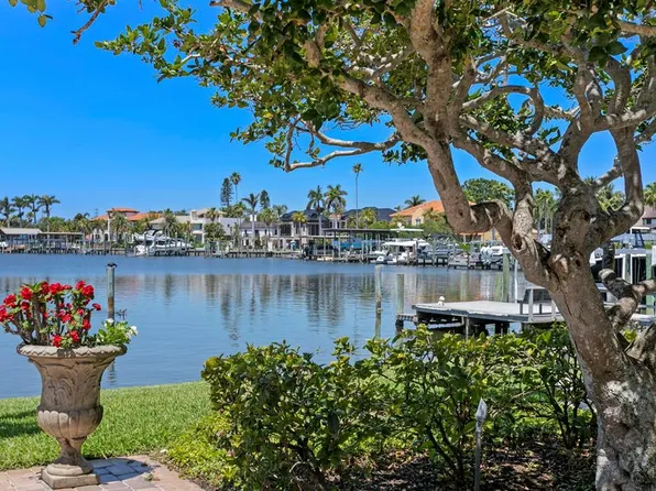 321 Brightwaters Blvd NE, Saint Petersburg, FL 33704