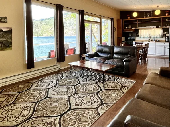 16772 S Lakeshore Rd, Chelan, WA 98816