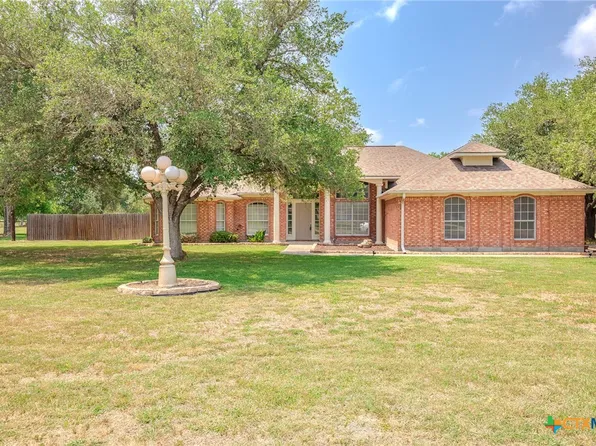 310 Kingwood Forest Dr, Victoria, TX 77904