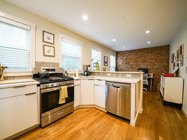2 Belvidere Pl — Photo 1