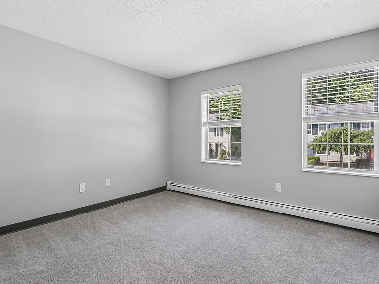 Eastgate Apartments — Photo 23
