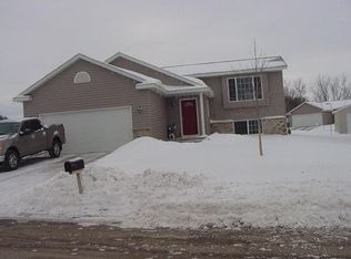 770 19th St E, Zumbrota, MN 55992