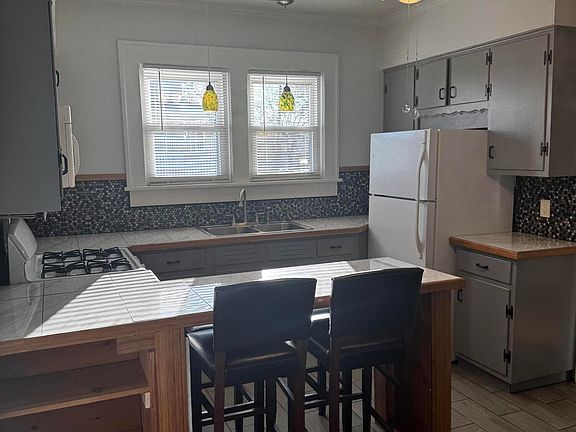 5th image of 731 S Irving Ave Floor 1