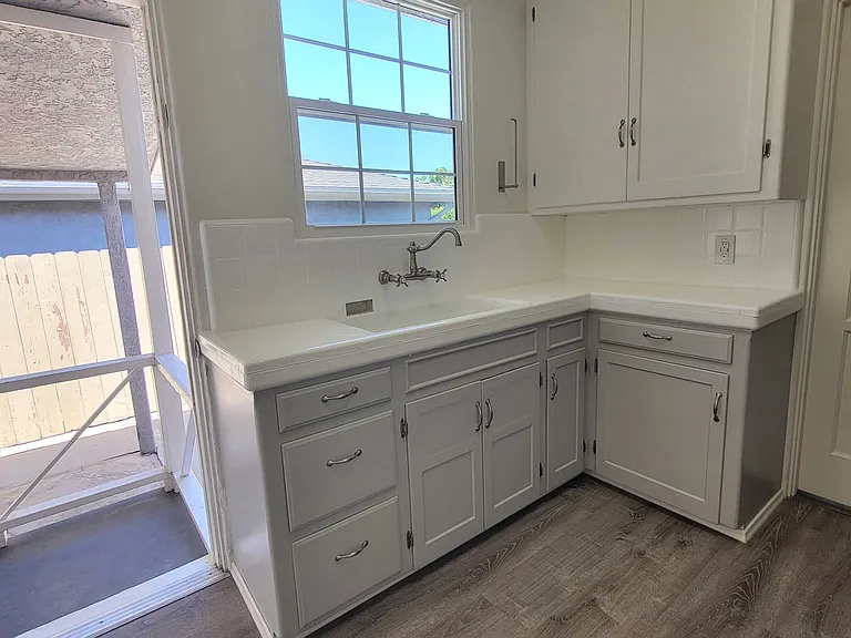 6704 Mohawk St — Photo 12