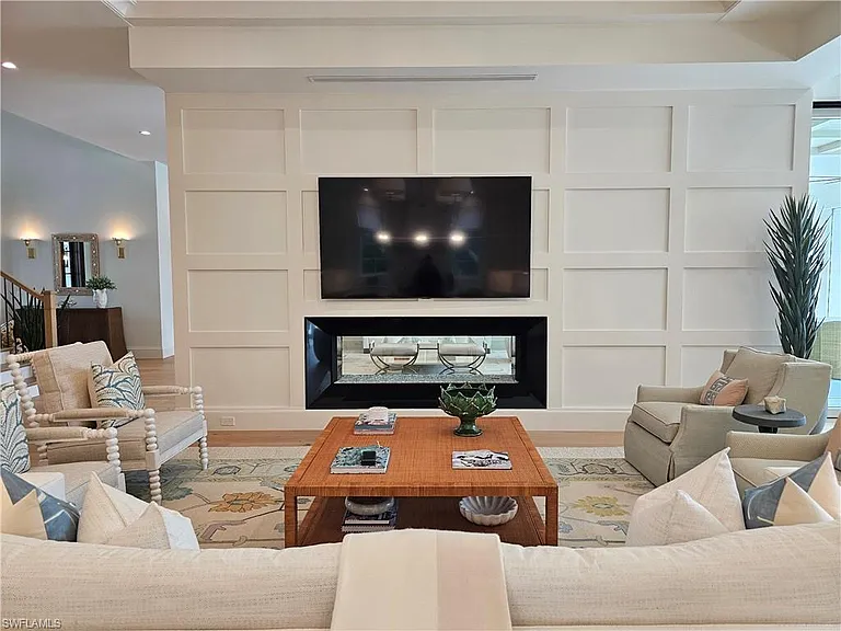 637 Palm Cir W — Photo 6