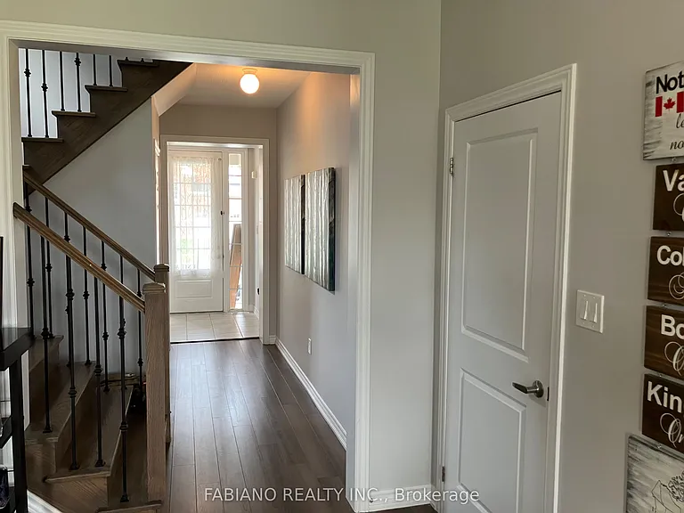 175 Brownley Ln #UPPER — Photo 3