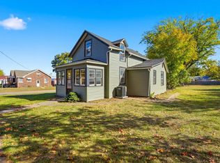 210 N Locust St, Winfield, IA 52659