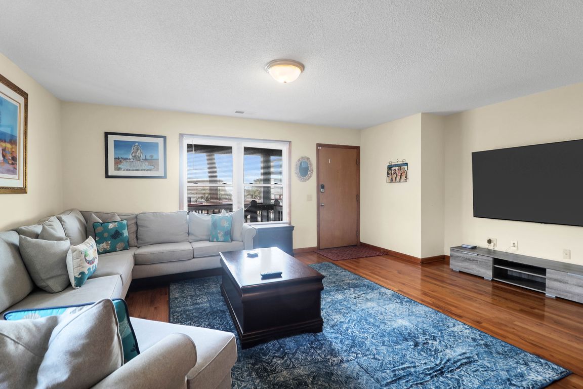 next background image