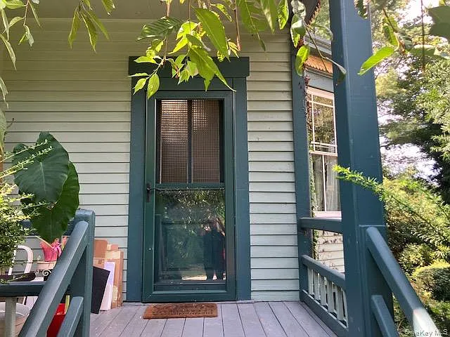332 Franklin Ave — Photo 2