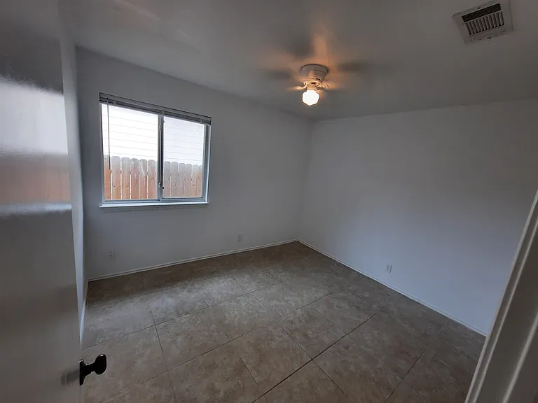 1335 Cougar Country — Photo 21