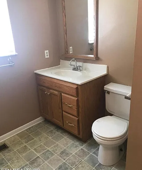 305 Reagan St — Photo 9