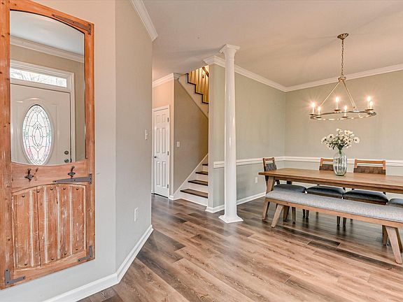 5th image of 929 Burlington Drive