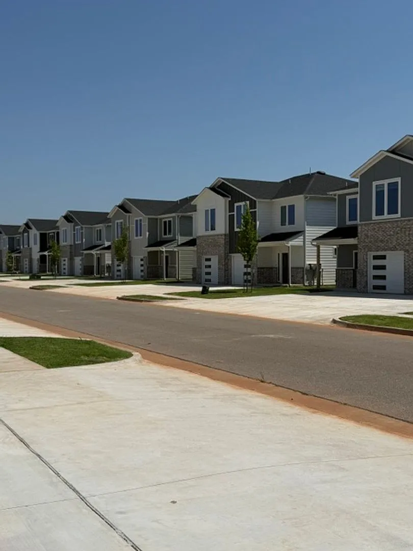 New Construction Townhouses in Edmond — Photo 3