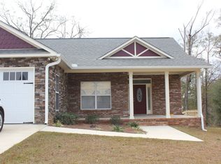 301 Spruce Ln, Ozark, AL 36360
