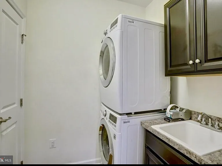 13728 Atlantis St #7L — Photo 2