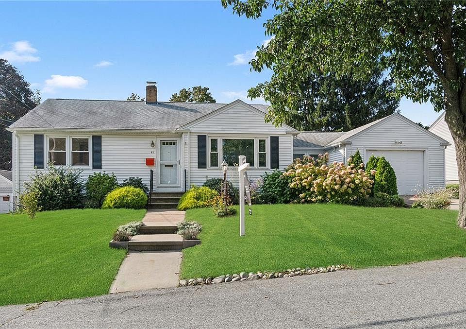 1st image of 61 Gardiner Ave