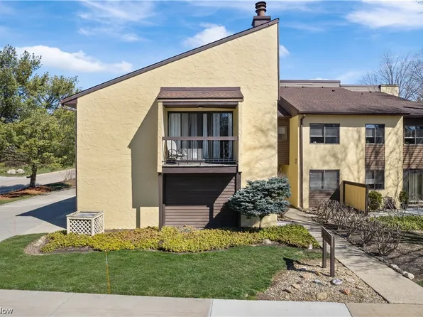 917 Hampton Ridge Dr, Akron, OH 44313