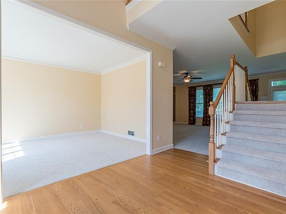 4th image of 754 Fairington Pl