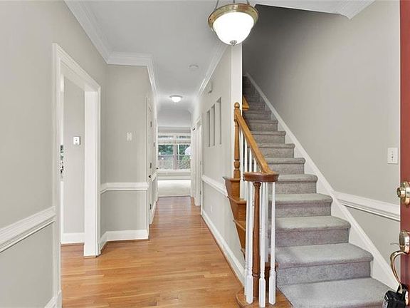 2nd image of 104 Weatherburne Dr #104