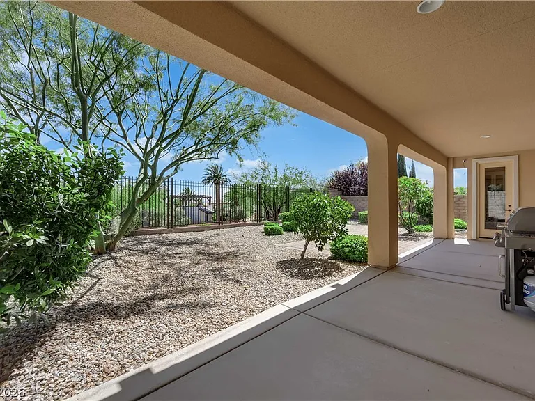 608 Highland Bluff Way — Photo 45