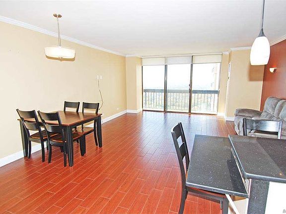 2nd image of 27010 Grand Central Pkwy APT 32T