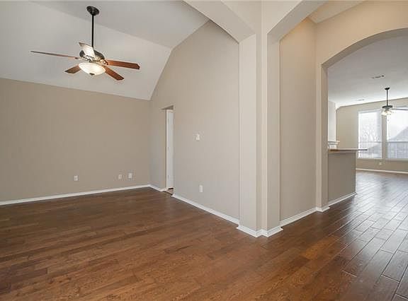 3rd image of 5428 Highlands Dr