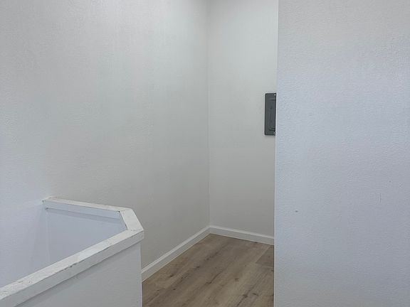 3rd image of 611 N Kaweah St APT 3